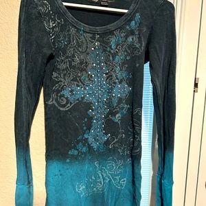 EUC (L) Vintage thermal long sleeve t-shirt. Turquoise & black w/ studded cross.